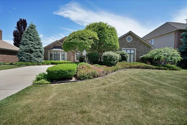 $4,500 | 49644 Nautical Drive, New Baltimore, MI 48047