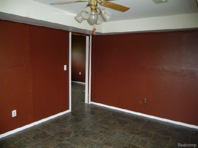 57134 Hayes Road Ray, MI 48096 - Photo 9 of 18 9