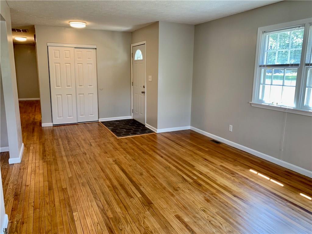 5102 Dickson Road Indianapolis, IN 46226 - Photo 13 of 25 Gallery Image 13