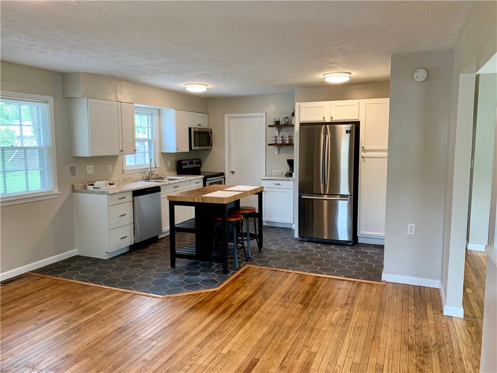 5102 Dickson Road Indianapolis, IN 46226 - Photo 6 of 25 Gallery Image 6