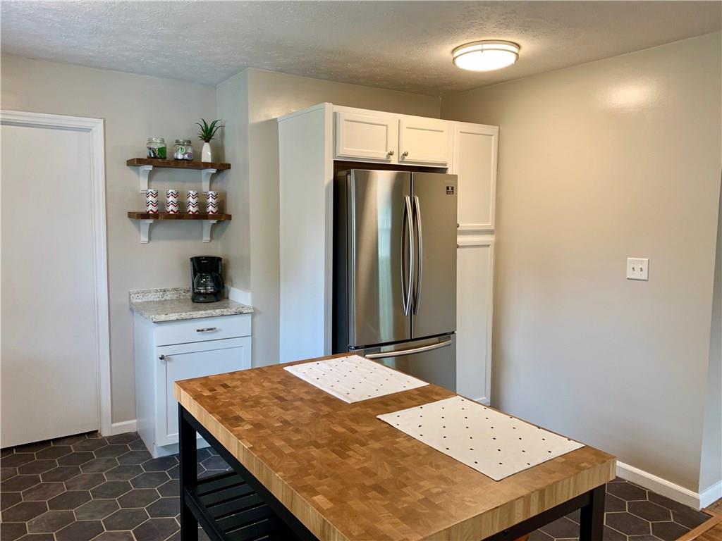 5102 Dickson Road Indianapolis, IN 46226 - Photo 7 of 25 Gallery Image 7