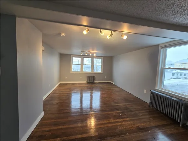 $1,895 | 968 Elm Street, Unit 2, Woonsocket, RI 02895