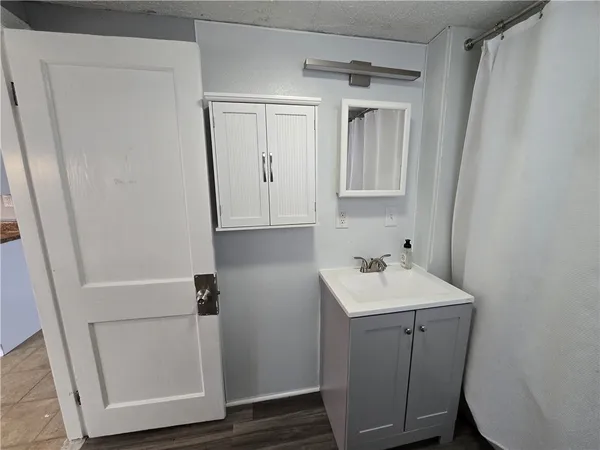 $1,895 | 968 Elm Street, Unit 2, Woonsocket, RI 02895