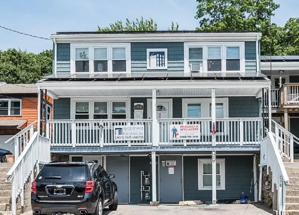 $1,895 | 968 Elm Street, Unit 2, Woonsocket, RI 02895