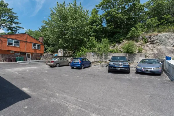 $1,895 | 968 Elm Street, Unit 2, Woonsocket, RI 02895