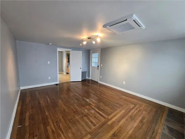 $1,895 | 968 Elm Street, Unit 2, Woonsocket, RI 02895