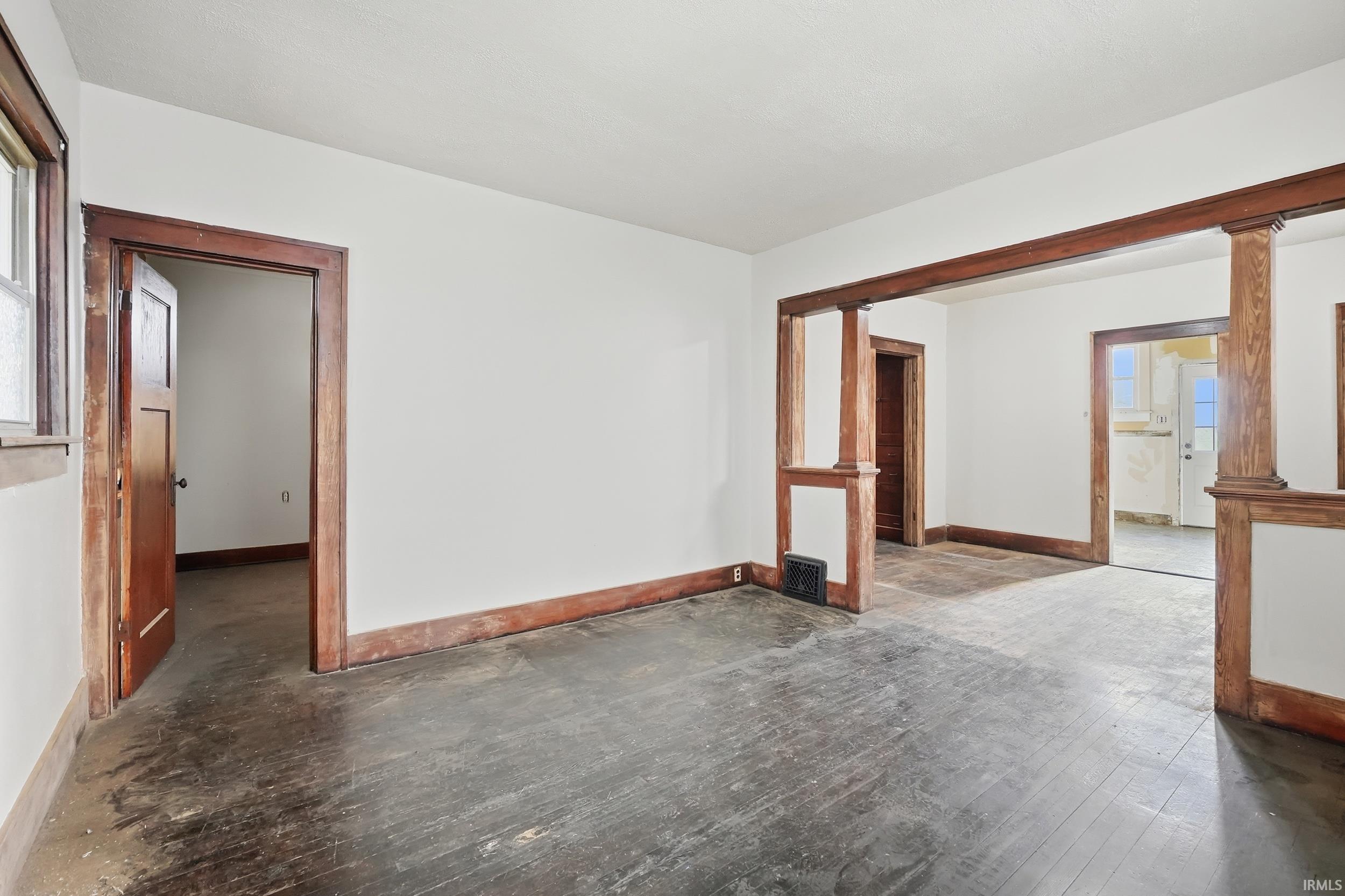 3117 Monroe Street Fort Wayne, IN 46806 - Photo 7 of 35