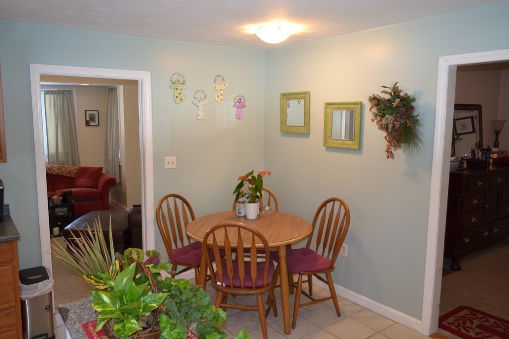 23 Abbott Road North Reading, MA 01864 - Photo 4 of 22 Gallery Image 4