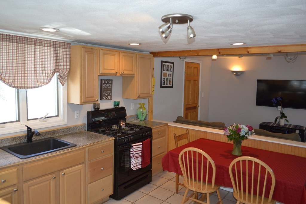 23 Abbott Road North Reading, MA 01864 - Photo 9 of 22 Gallery Image 9