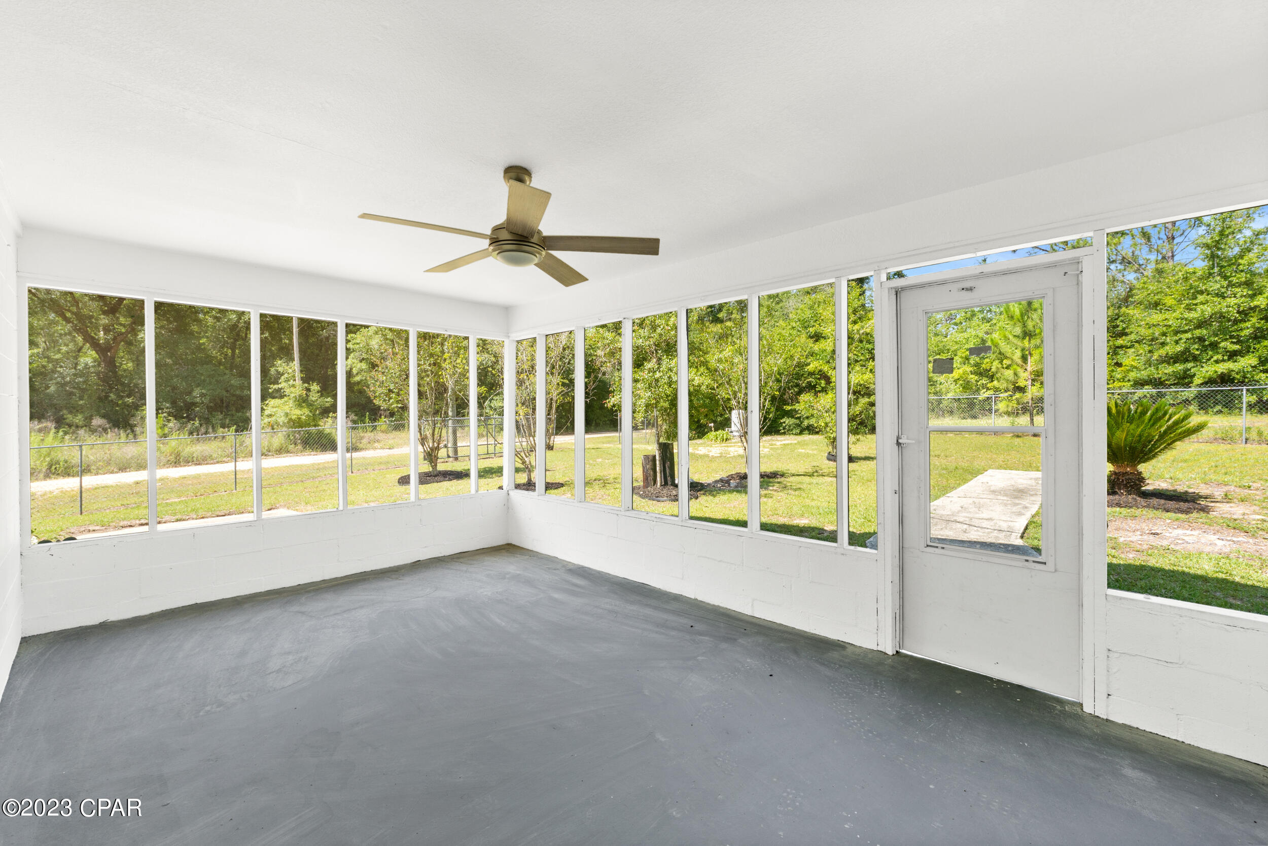 3922 Anders Road Caryville, FL 32427 - Photo 10 of 33 Gallery Image 10