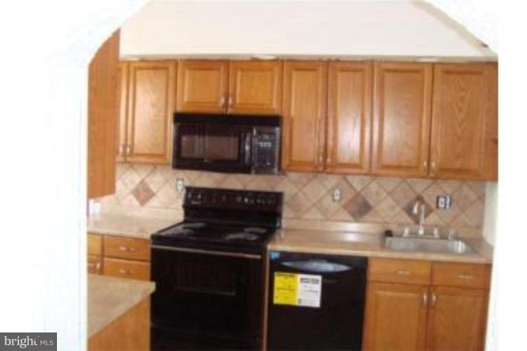3801 Ridgecroft Road Baltimore, MD 21206 - Photo 2 of 8 Kitchen