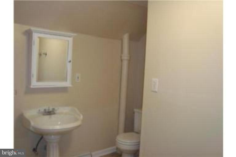 3801 Ridgecroft Road Baltimore, MD 21206 - Photo 4 of 8 Half Bath 1