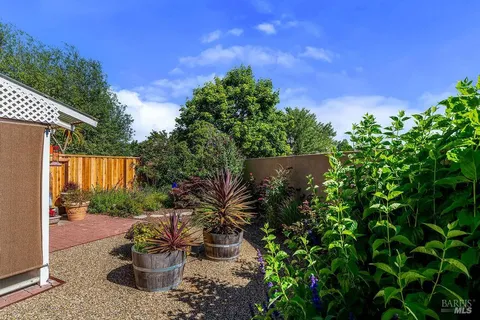 $599,000 | 2854 Pearblossom Drive, Santa Rosa, CA 95407
