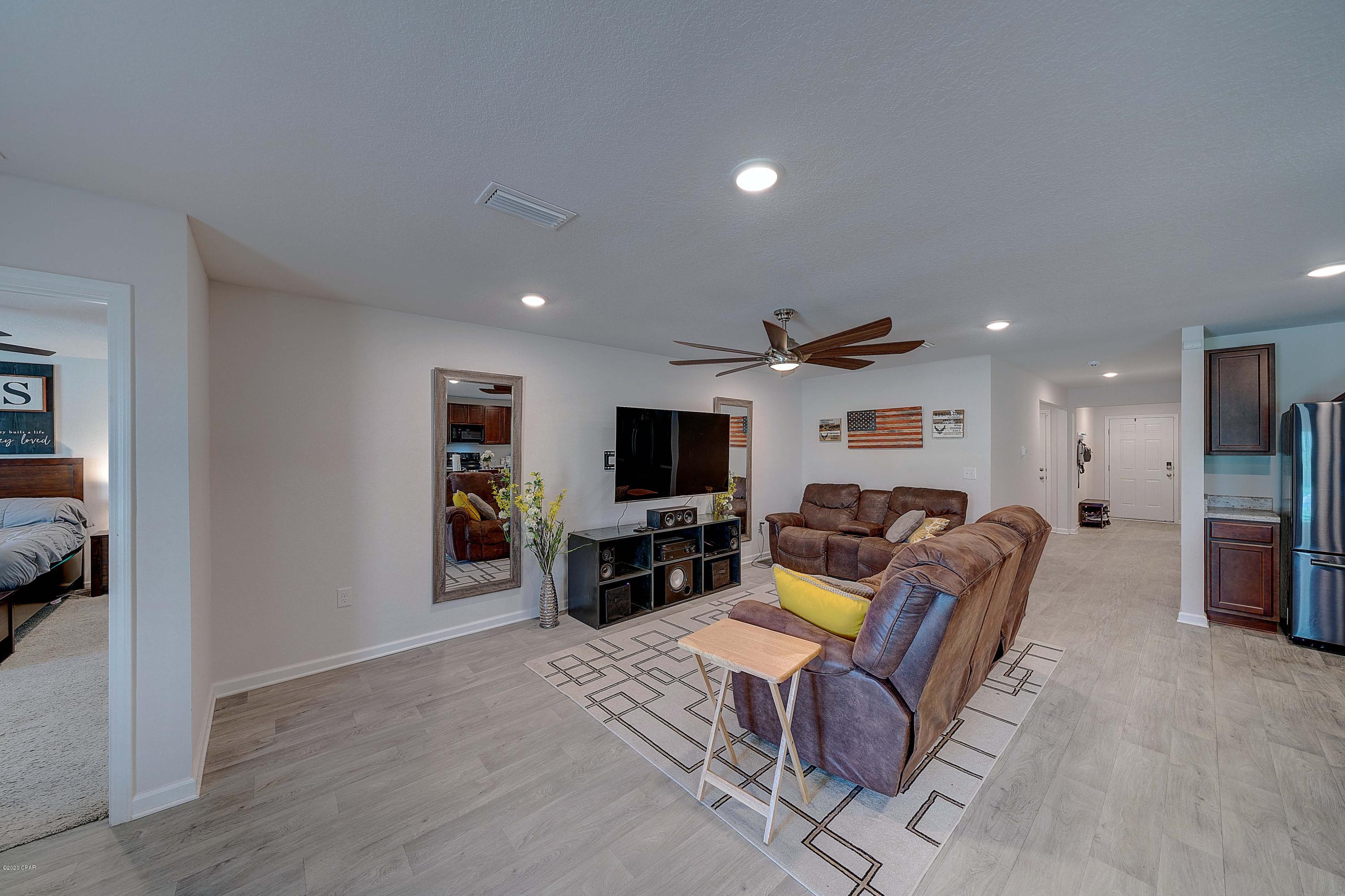 157 Osprey Lake Road Callaway, FL 32404 - Photo 9 of 31