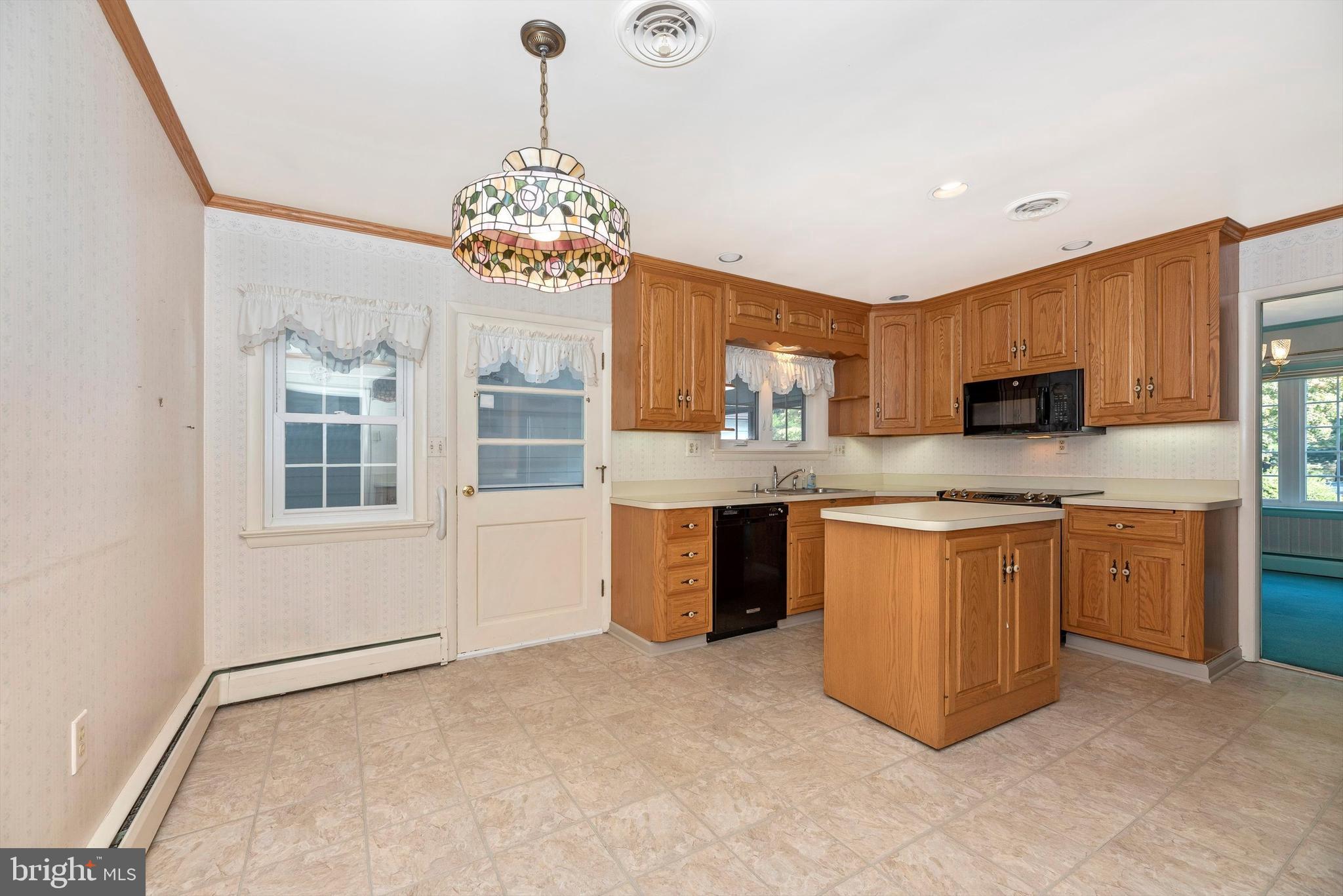 17524 Frederick Road Mount Airy, MD 21771 - Photo 10 of 38 Kitchen