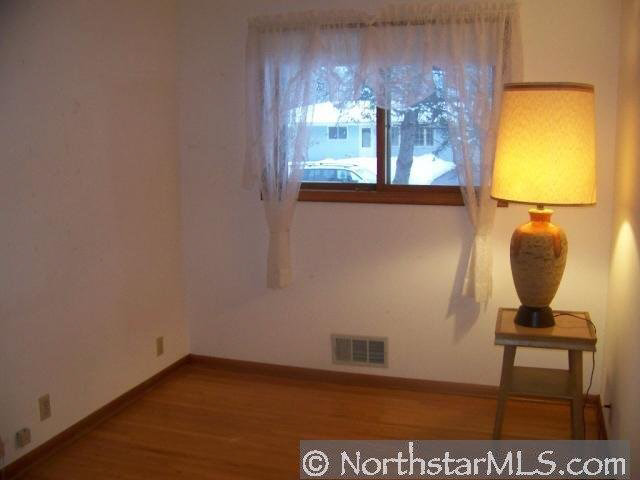 2652 Roth Place White Bear Lake, MN 55110 - Photo 3 of 10 Gallery Image 3