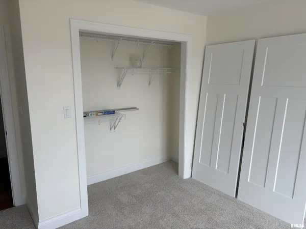 $414,000 | 1717 Ambleside Drive, Springfield, IL 62711