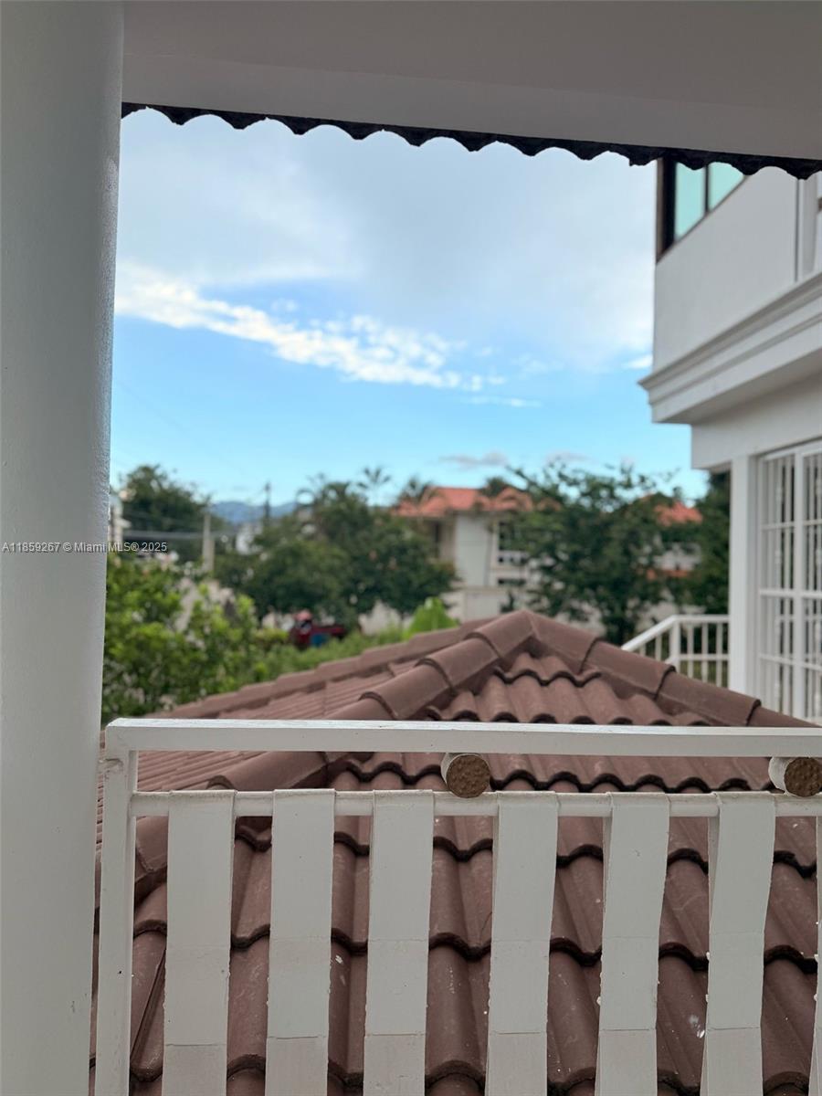 San Jose # 24 San Jose, Unit 24 24 San Jose, CA 95112 - Photo 4 of 13 a view of a terrace with chairs