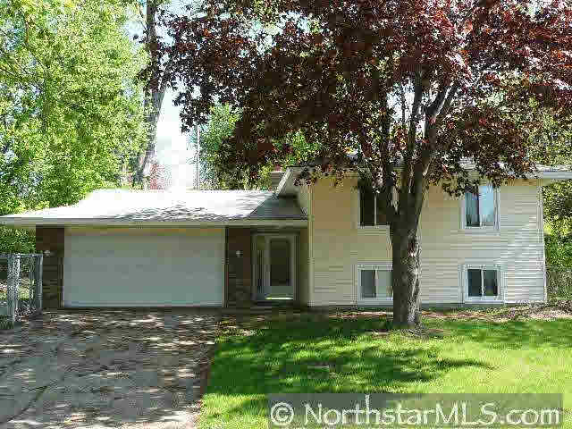 8117 Hearthside Road Cottage Grove, MN 55016 - Photo 1 of 6 Gallery Image 1