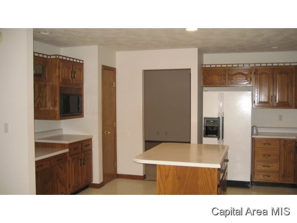 1909 Strawberry Lane Springfield, IL 62711 - Photo 5 of 20