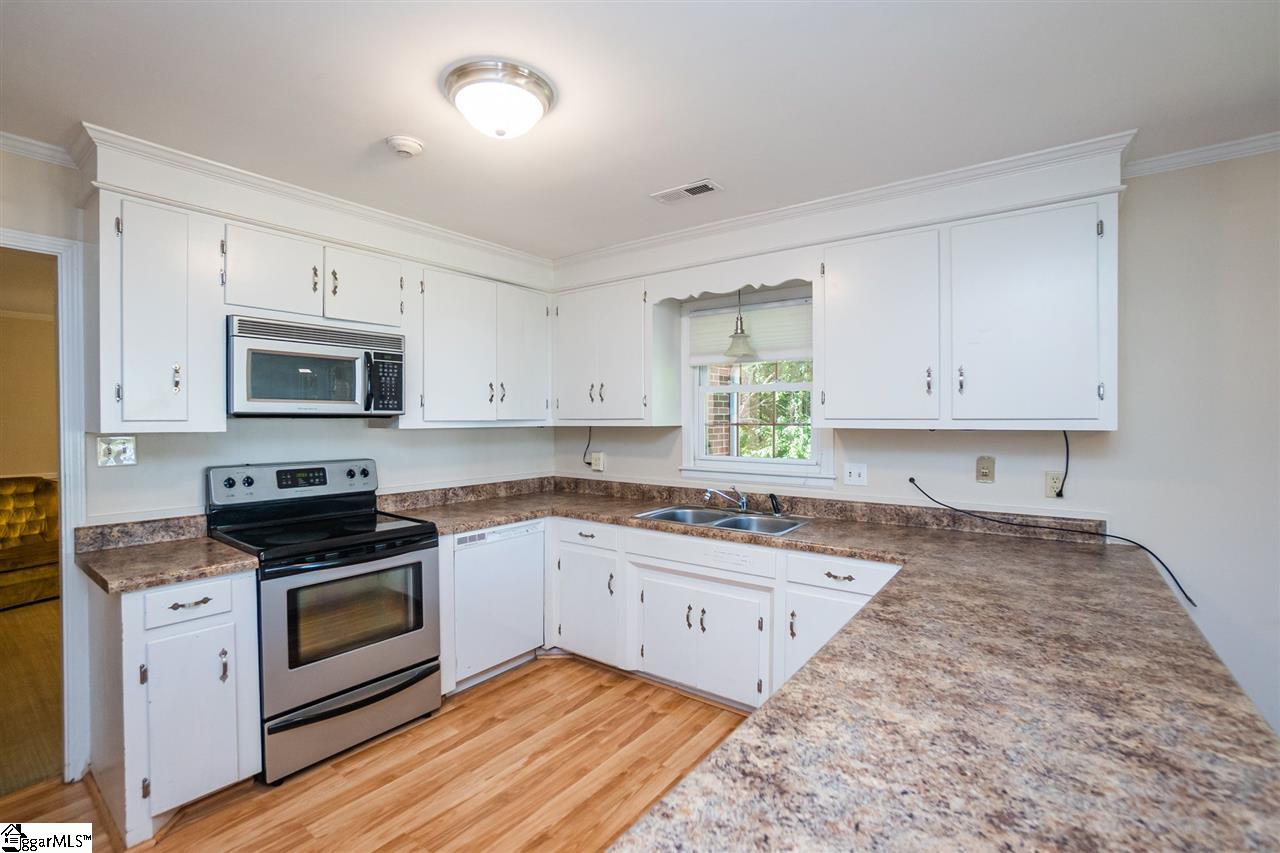 128 East Main Street Inman, SC 29349 - Photo 7 of 36