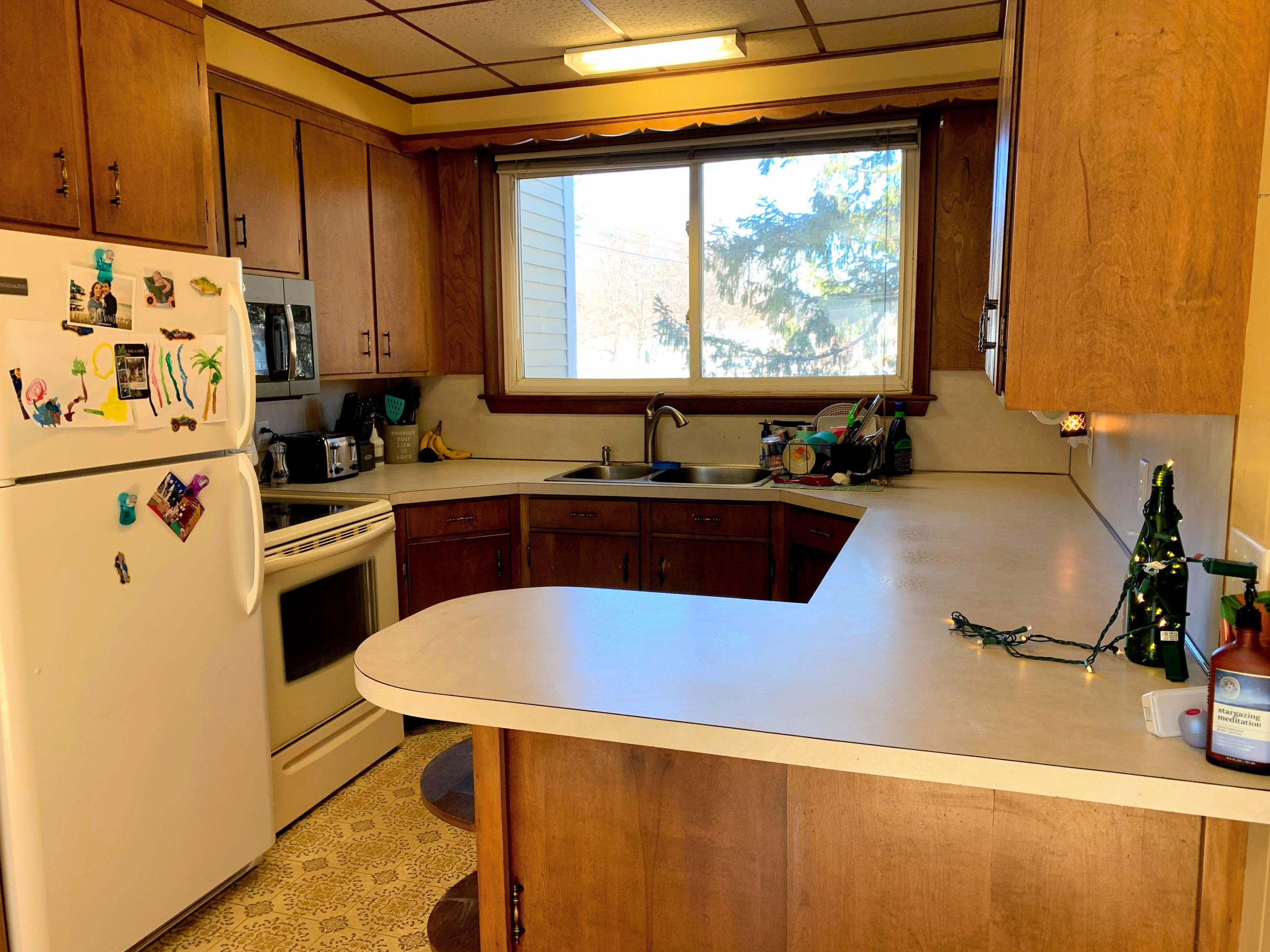 566 Main Street Springvale, ME 04083 - Photo 7 of 27 Unit A-Kitchen