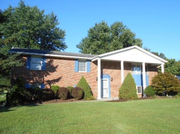 Welcome to 606 Ekastown Road...
