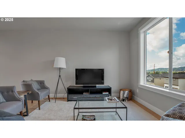 $424,500 | 3660 Southwest Sandlewood Lane, Gresham, OR 97080