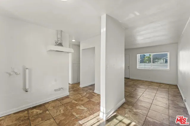 $715,000 | 1030 East 21st Street, Long Beach, CA 90806