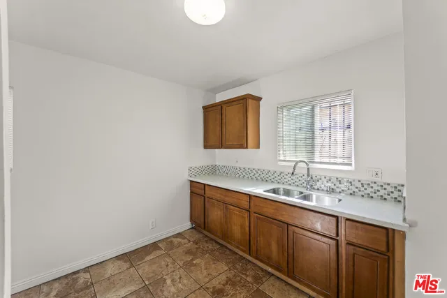 $715,000 | 1030 East 21st Street, Long Beach, CA 90806