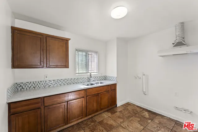 $715,000 | 1030 East 21st Street, Long Beach, CA 90806