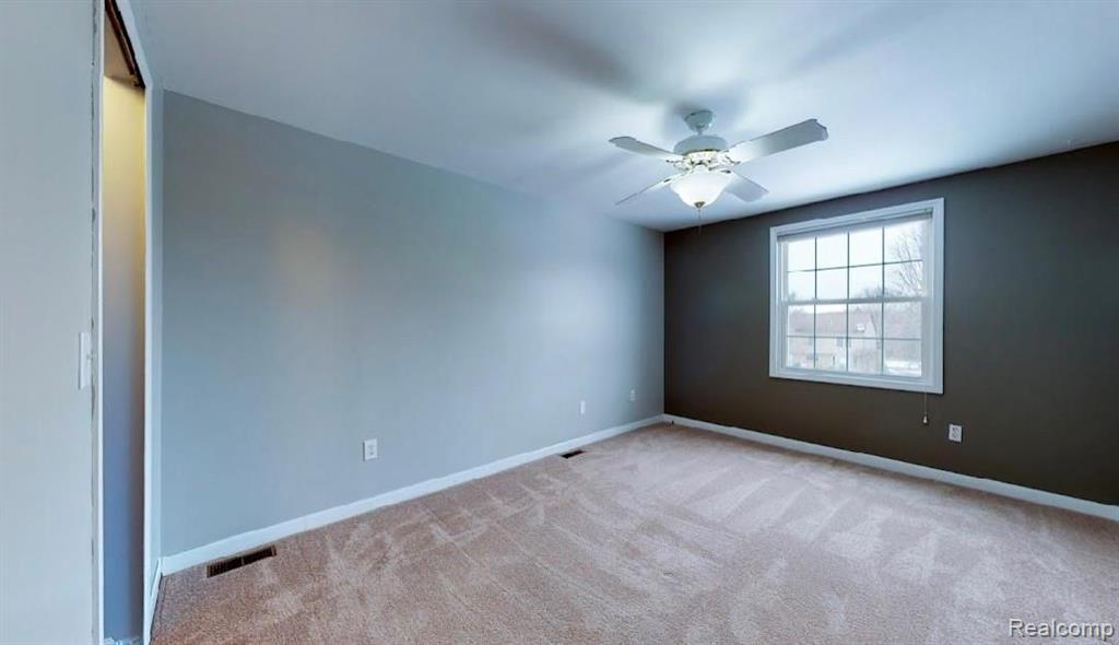 2404 Rancroft Beat Rochester Hills, MI 48306 - Photo 20 of 33