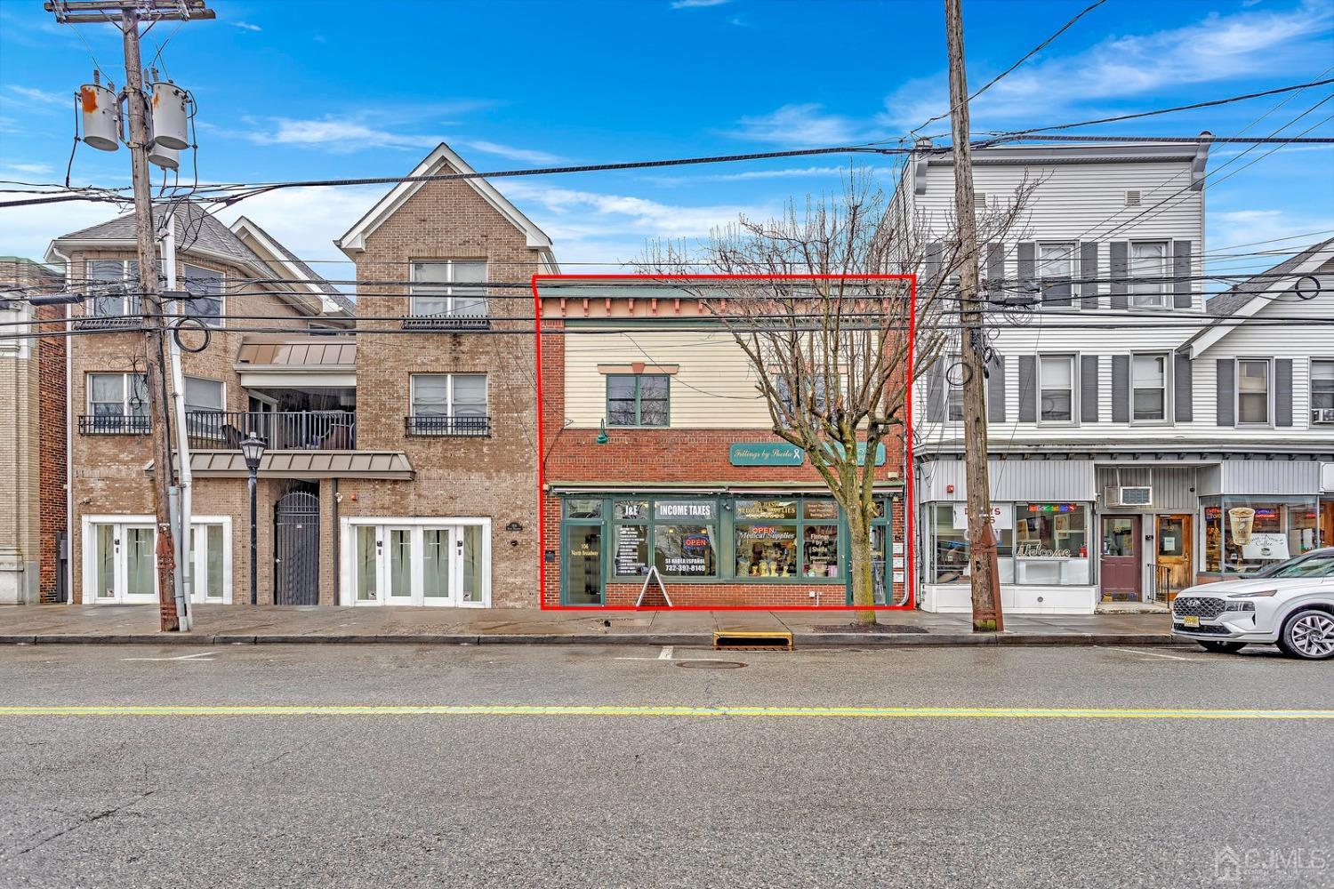 106 North Broadway  