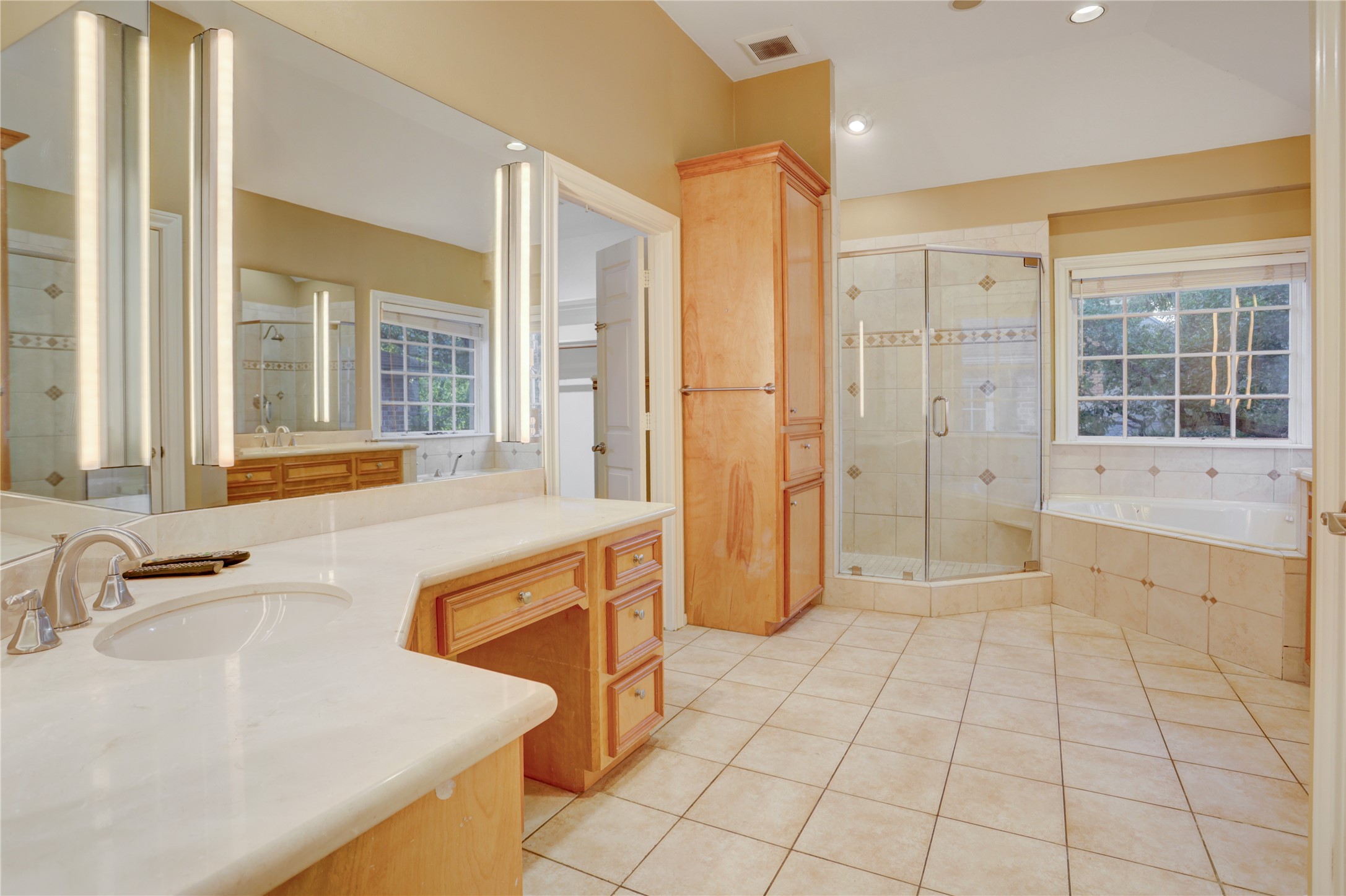 3502 Gramercy Street Houston, TX 77025 - Photo 19 of 41