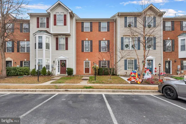 $399,900 | 7836 Canter Court, Severn, MD 21144