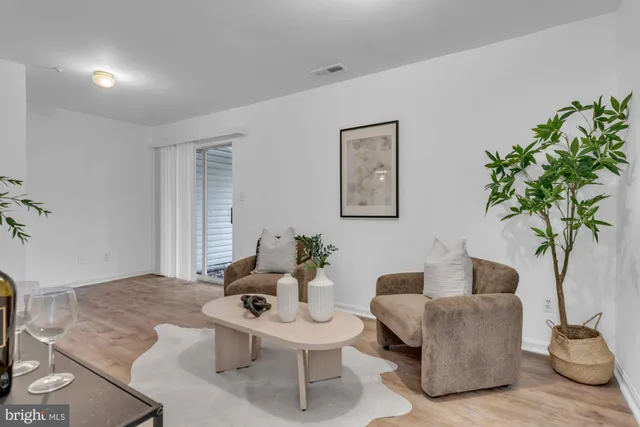 $399,900 | 7836 Canter Court, Severn, MD 21144