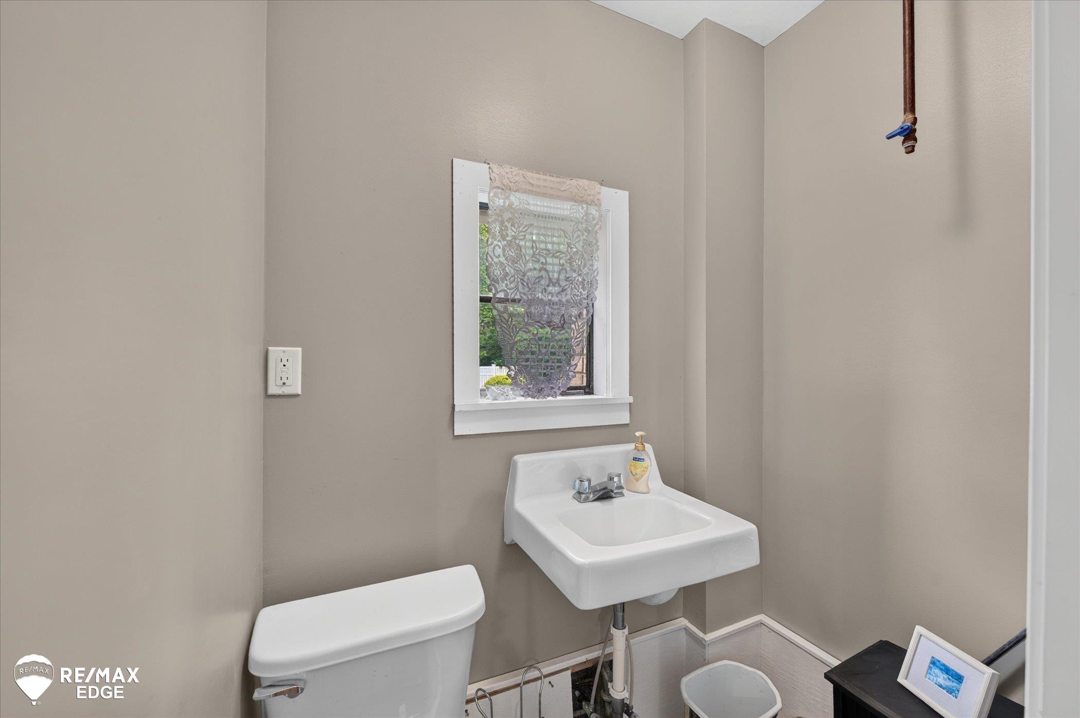 10048 East Coldwater Road Davison, MI 48423 - Photo 14 of 31