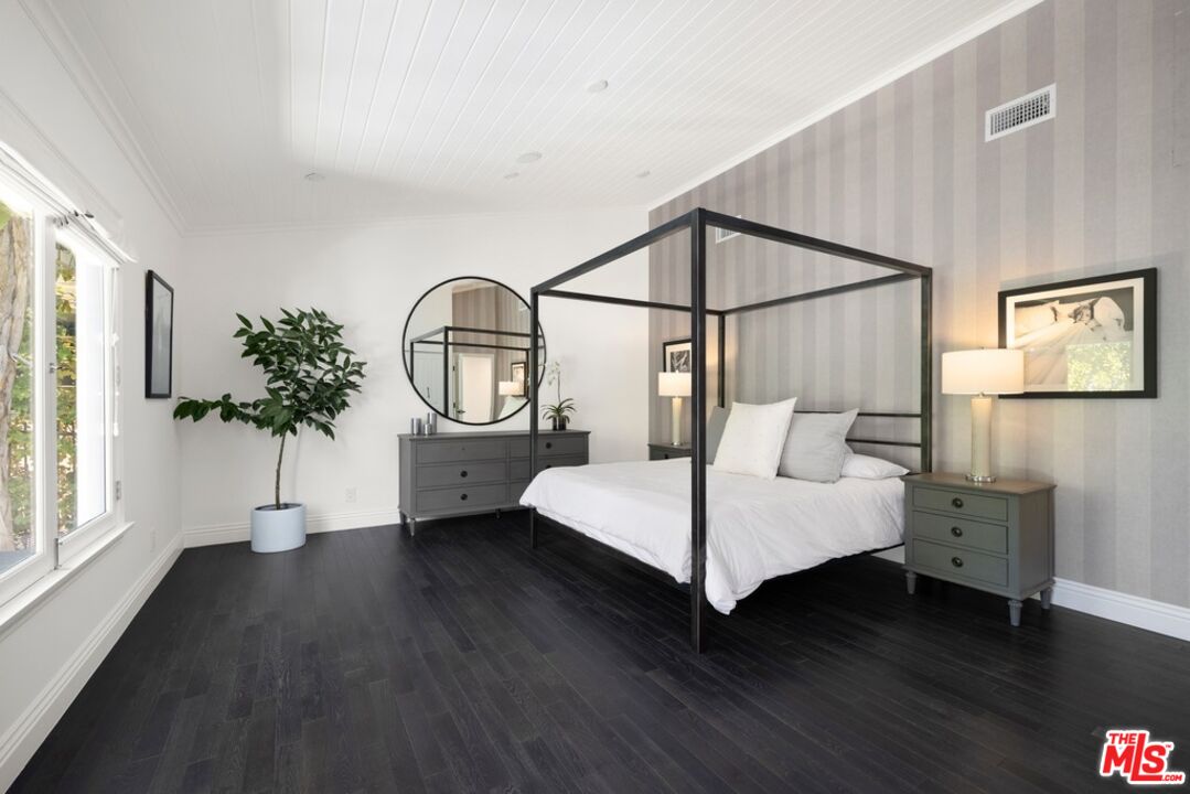 1472 North Kings Road West Hollywood, CA 90069 - Photo 8 of 23