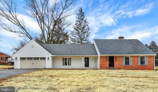 $625,000 | 2 Golf View Road, Camp Hill, PA 17011