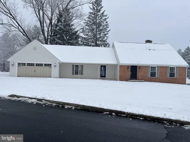 $625,000 | 2 Golf View Road, Camp Hill, PA 17011