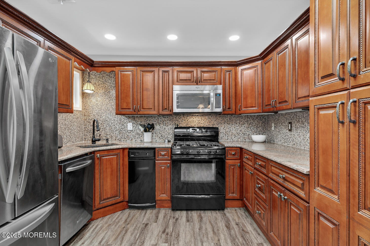 75 Harbor Green Circle Middletown, NJ 07701 - Photo 19 of 30 Inlaw Kitchen