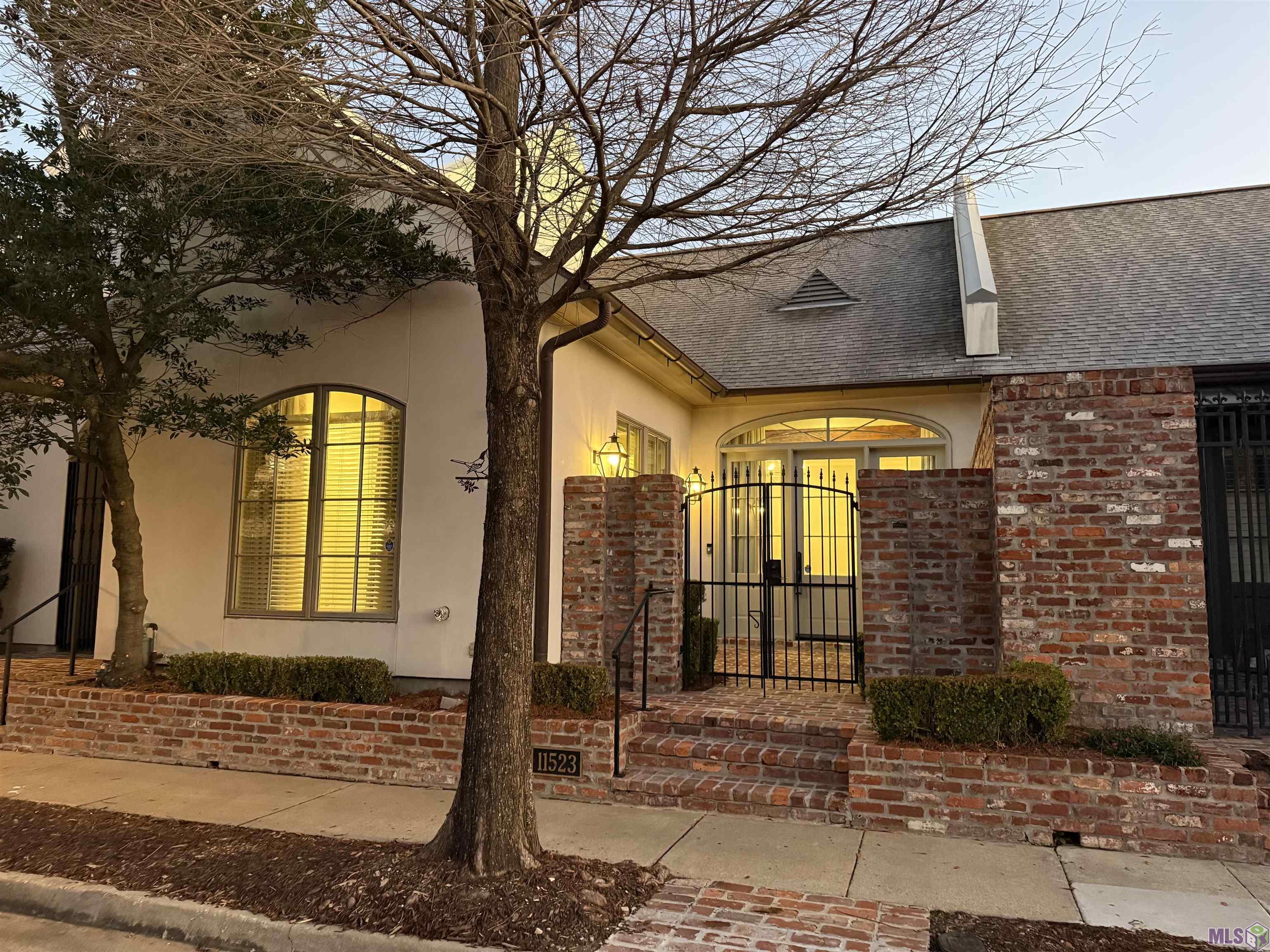 11523 Settlement Boulevard Baton Rouge, LA 70810 - Photo 1 of 18