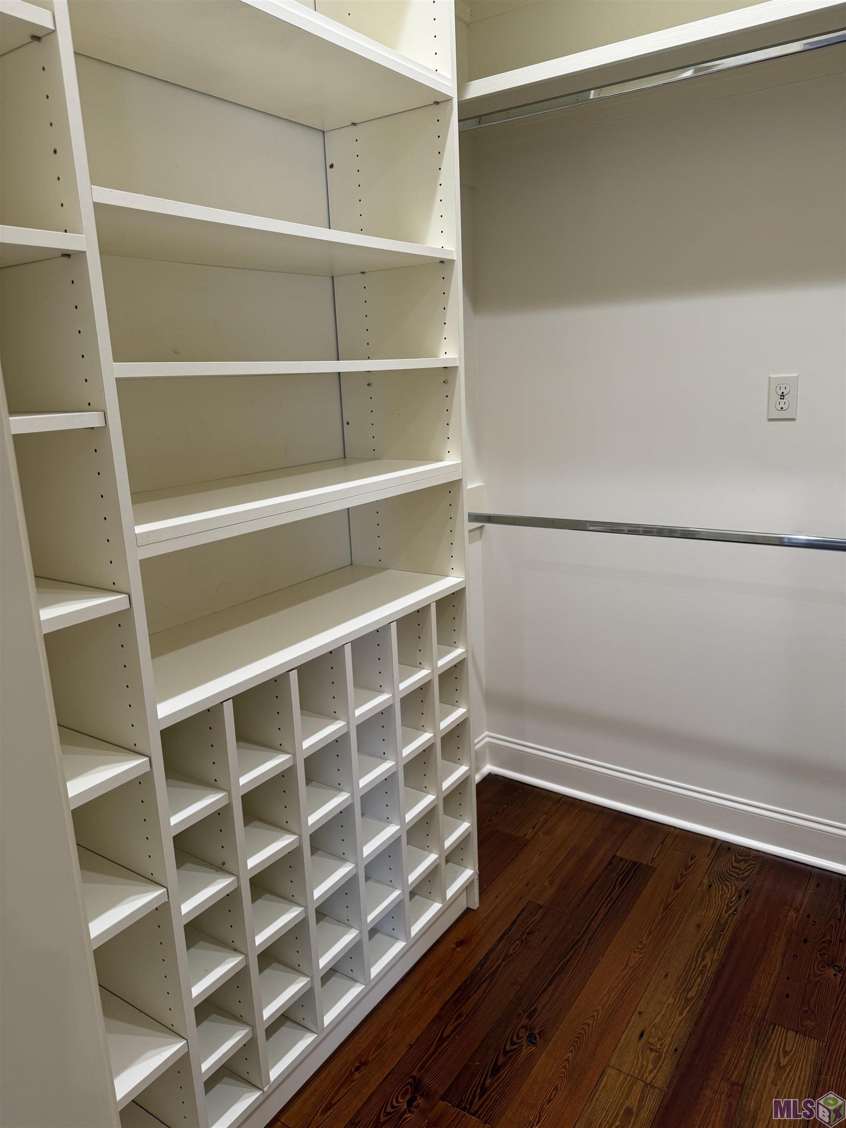 11523 Settlement Boulevard Baton Rouge, LA 70810 - Photo 16 of 18 Custom Master Closet