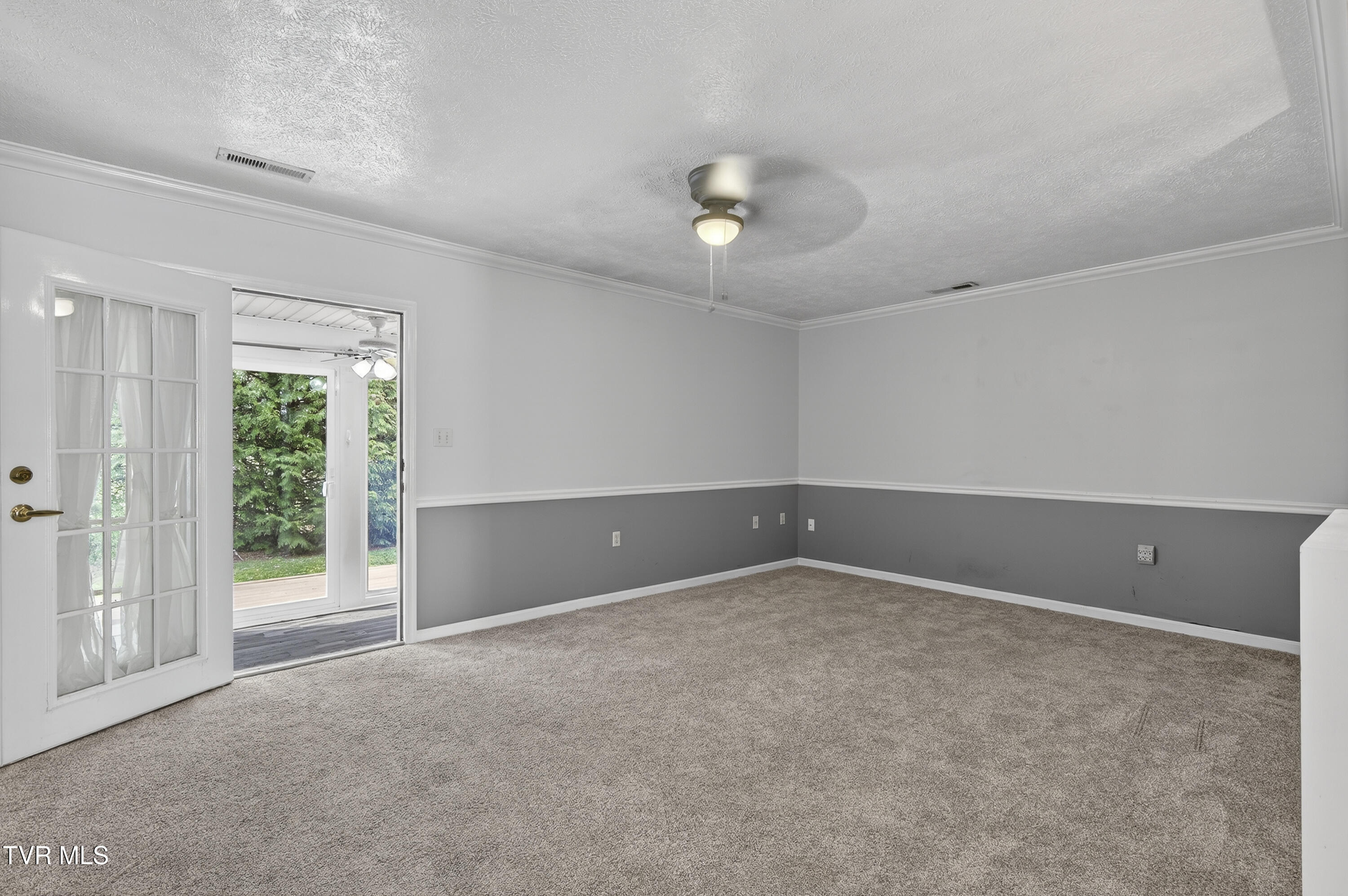555 Hickory Road Bristol, TN 37620 - Photo 10 of 21 555-Hickory-Rd-Bristol-TN Sharon-Haynes-