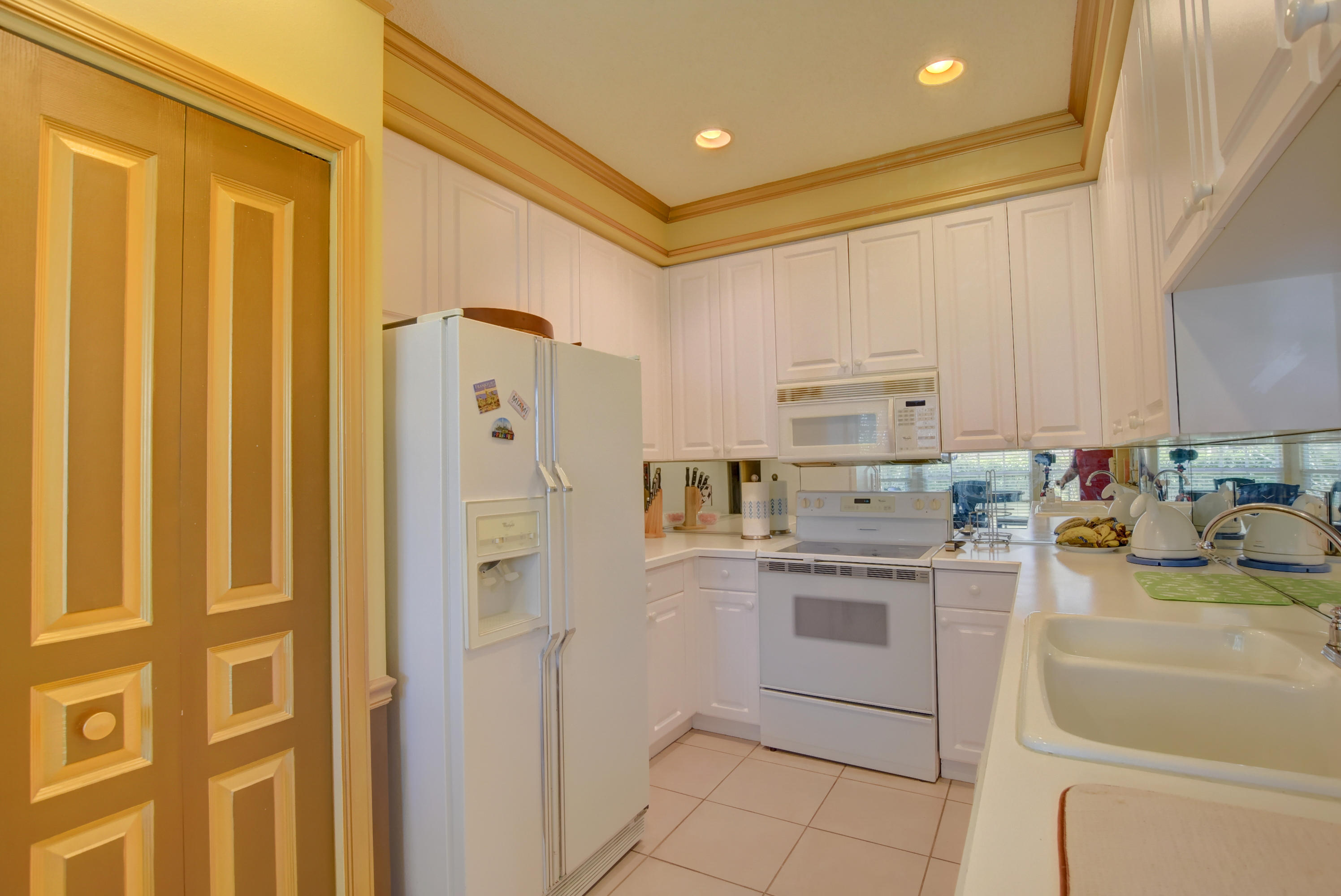 21539 St Andrews Grand Circle, Unit 42 Boca Raton, FL 33486 - Photo 12 of 46 Door to Garage