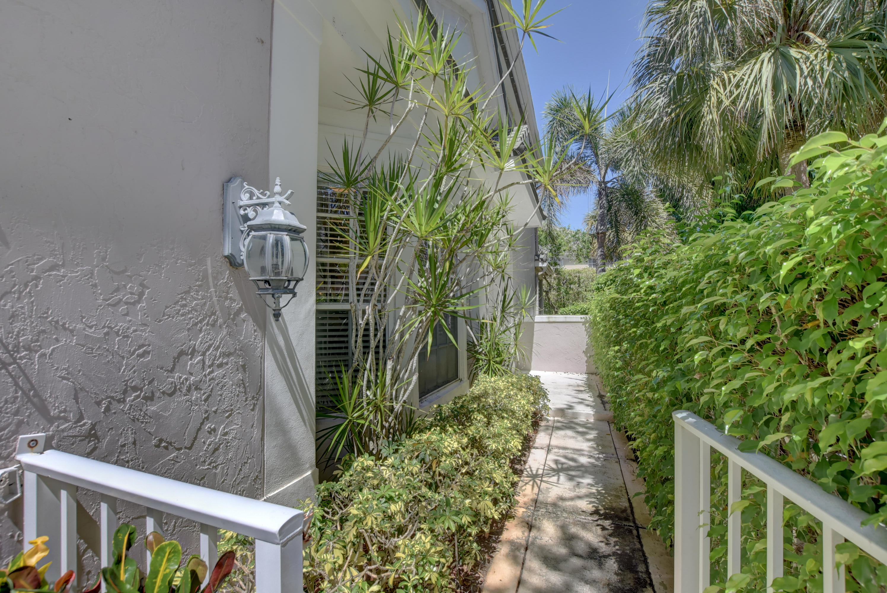 21539 St Andrews Grand Circle, Unit 42 Boca Raton, FL 33486 - Photo 23 of 46 Walkway to Front Door