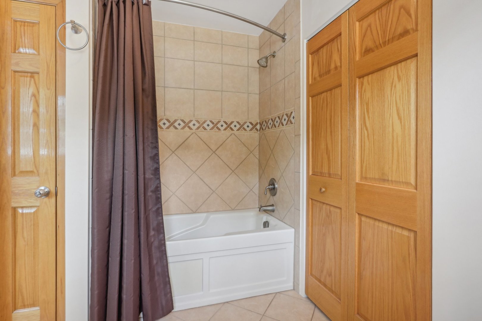 38332 Eighth Street Spring Grove, IL 60081 - Photo 15 of 37 Gallery Image 15