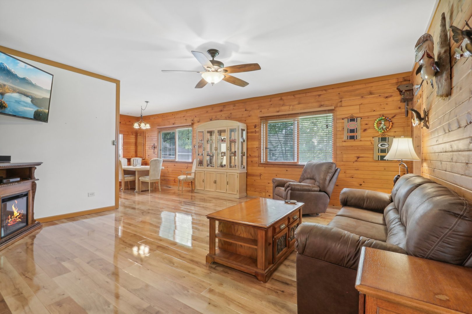 38332 Eighth Street Spring Grove, IL 60081 - Photo 2 of 37 Gallery Image 2