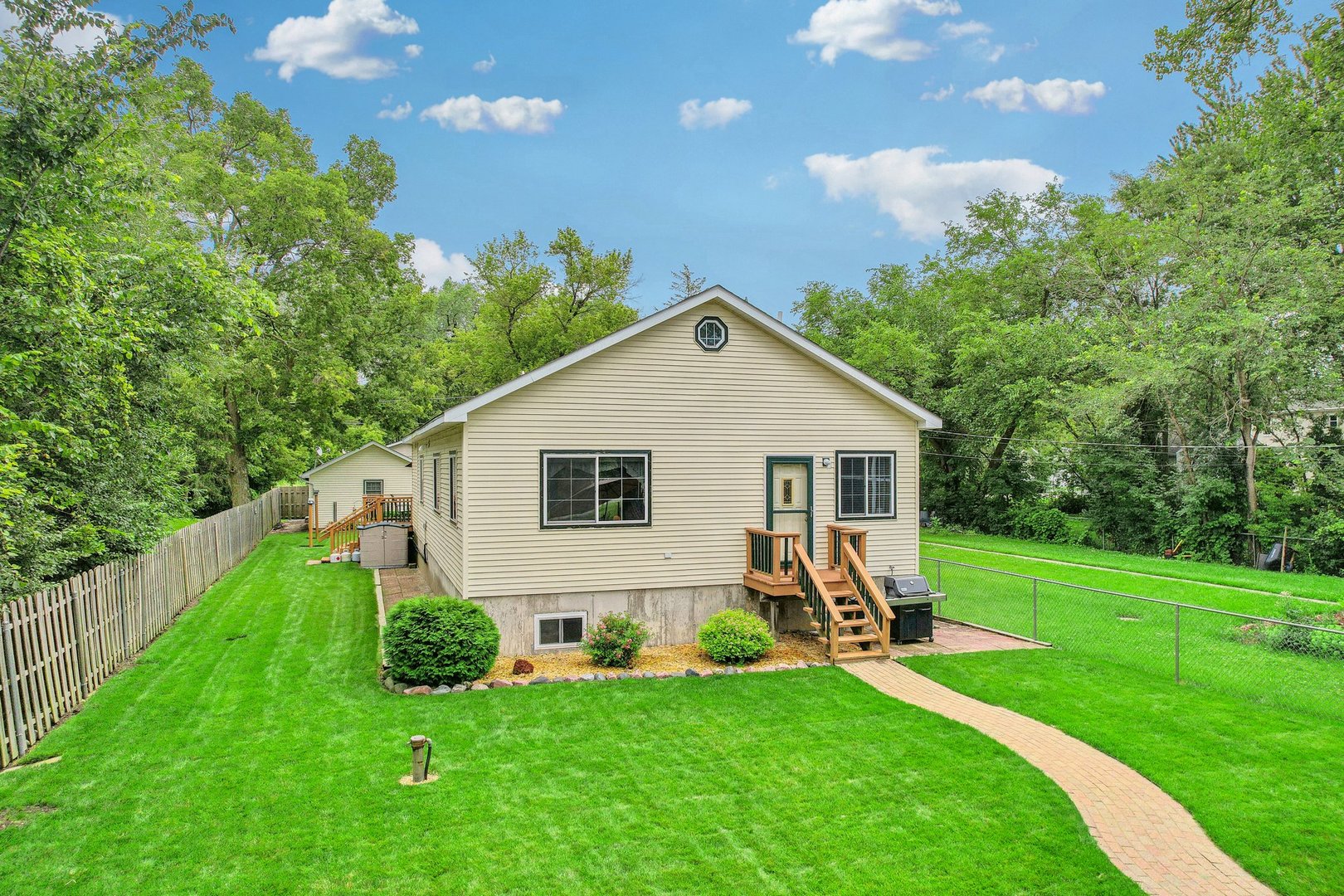 38332 Eighth Street Spring Grove, IL 60081 - Photo 24 of 37 Gallery Image 24