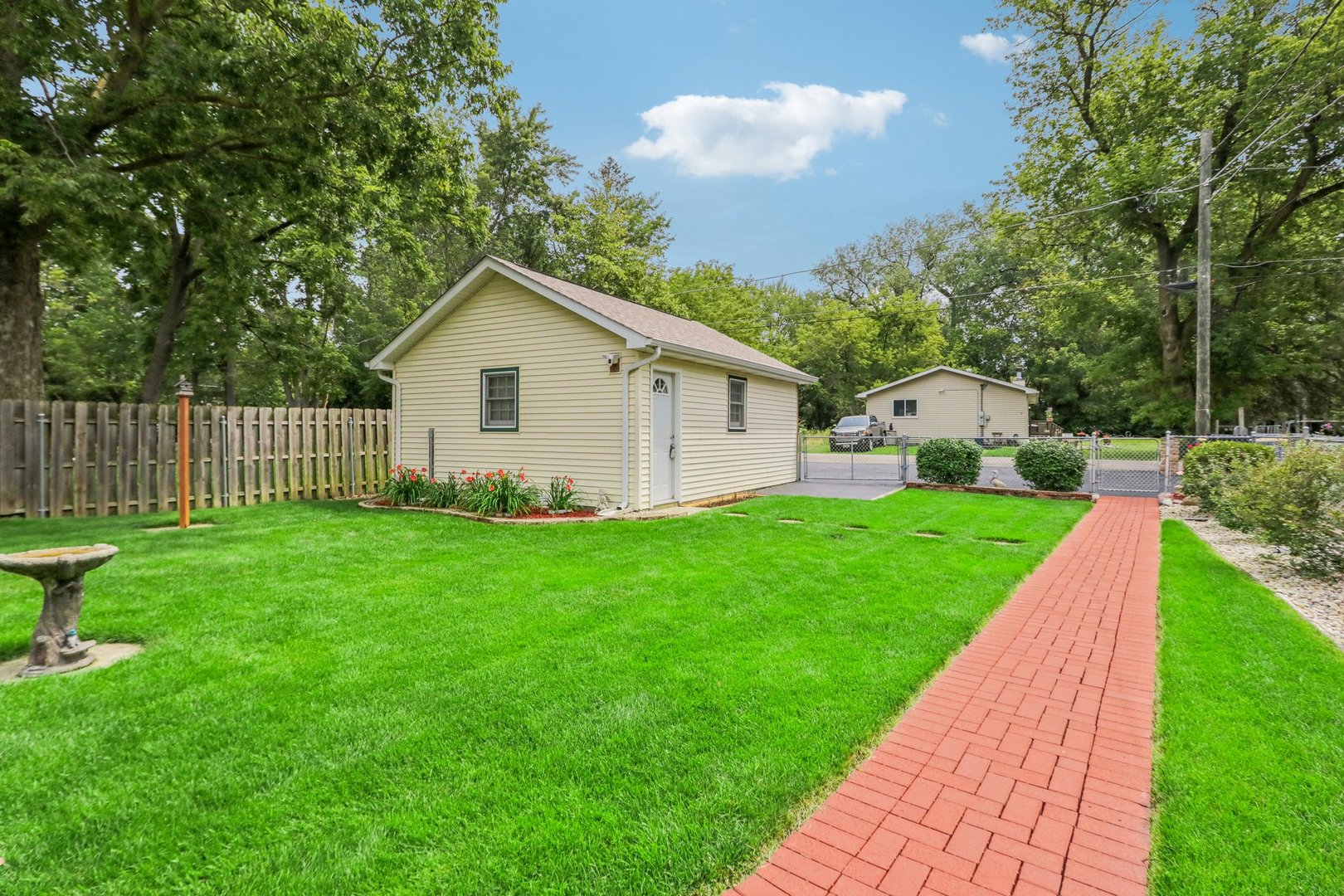 38332 Eighth Street Spring Grove, IL 60081 - Photo 34 of 37 Gallery Image 34